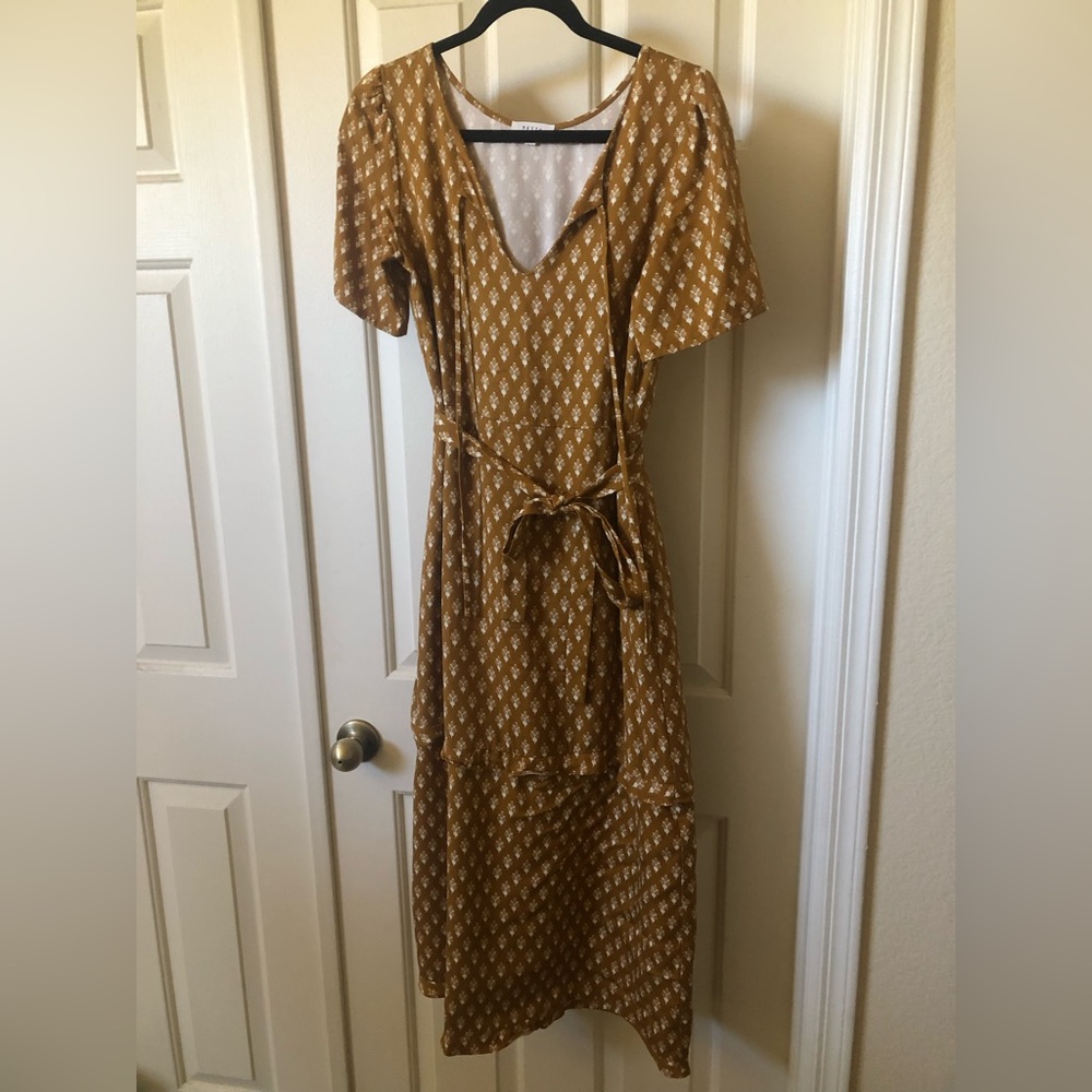 Vetta Capsule House Dress in Gold - Picture 5 of 7